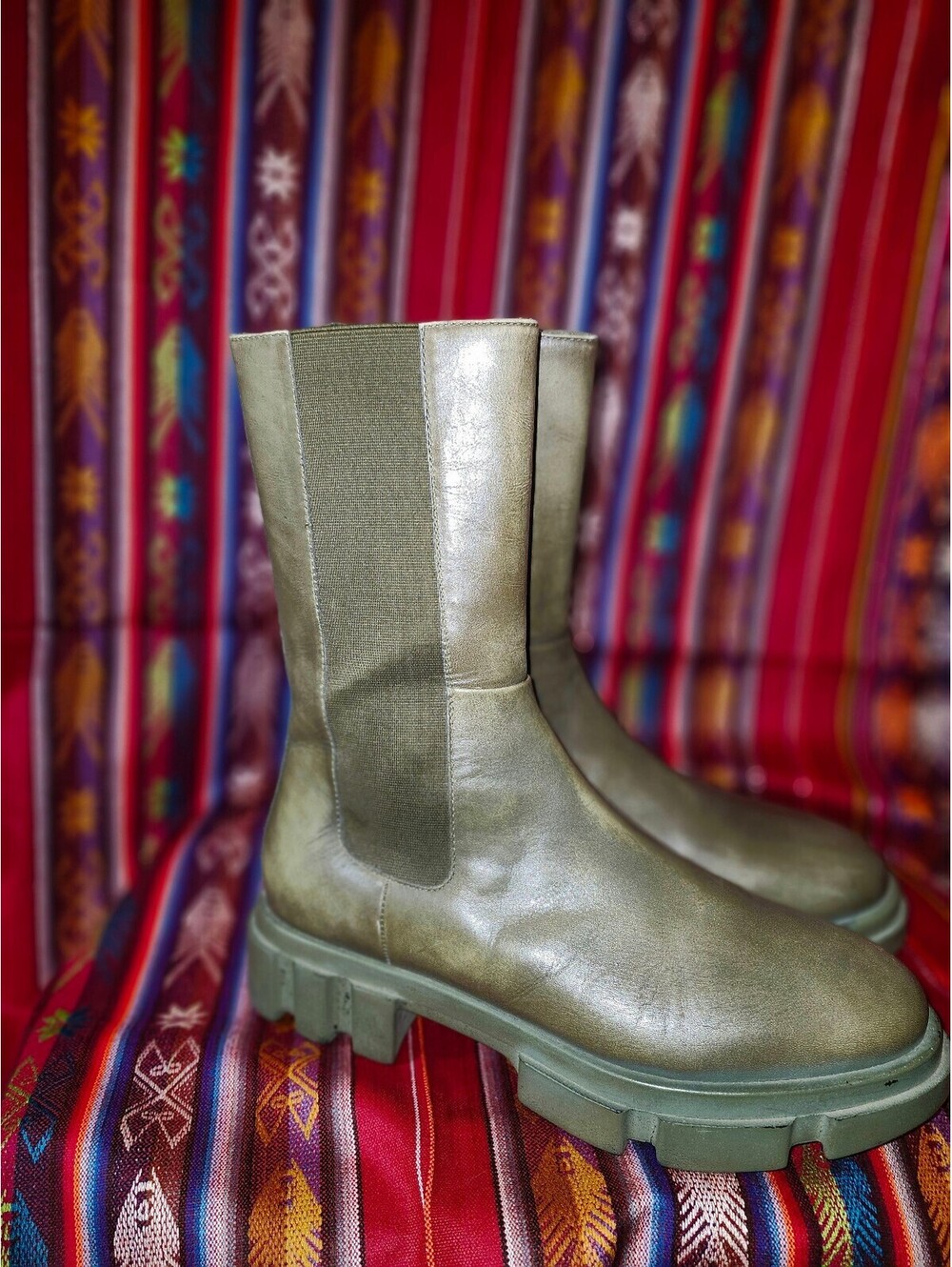 Free People Brooks Chelsea Lug Sole Boots in Military Moss/ Khaki Size 39.5